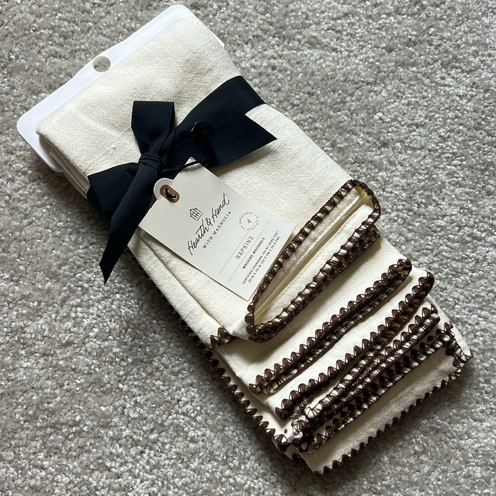 Hearth & Hand 4pk Embroidered Edge Napkins